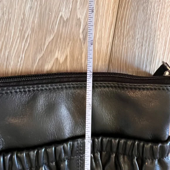 Genuine Leather small black crossbody - Picture 4 of 4